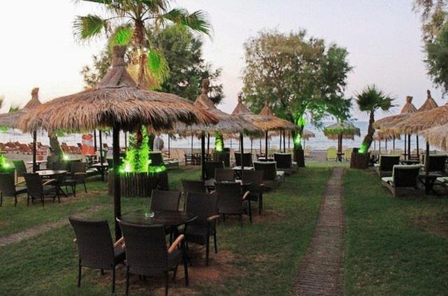Panos Beach Hotel Platanés Exteriör bild