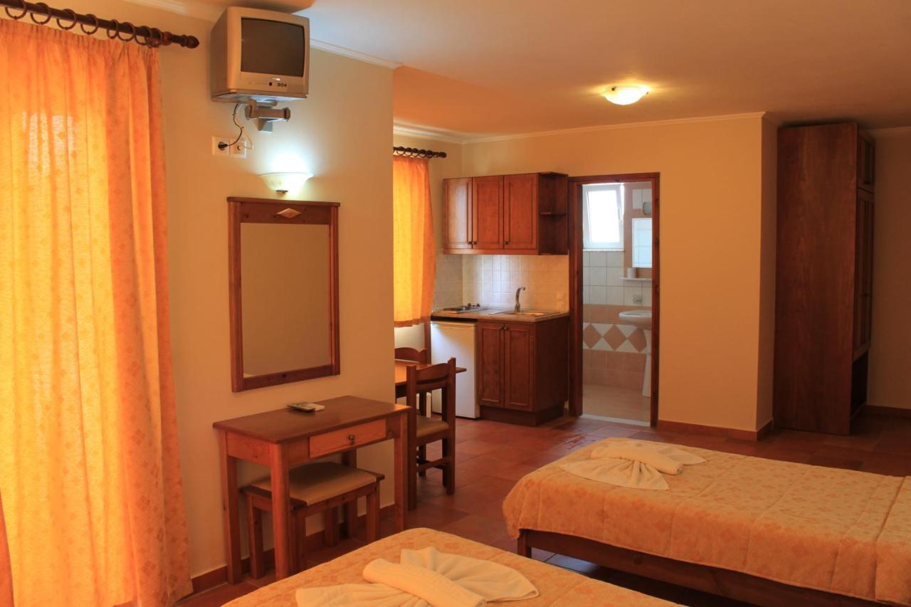 Panos Beach Hotel Platanés Rum bild